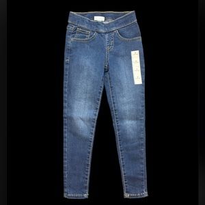 ⭐️ Cat & Jack jeggings.  New